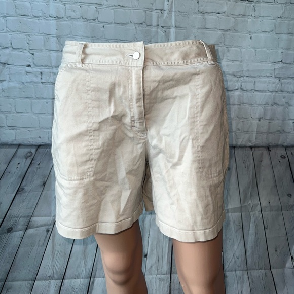 Talbots Other - Talbots Kids White / Cream Bermuda shorts size 20